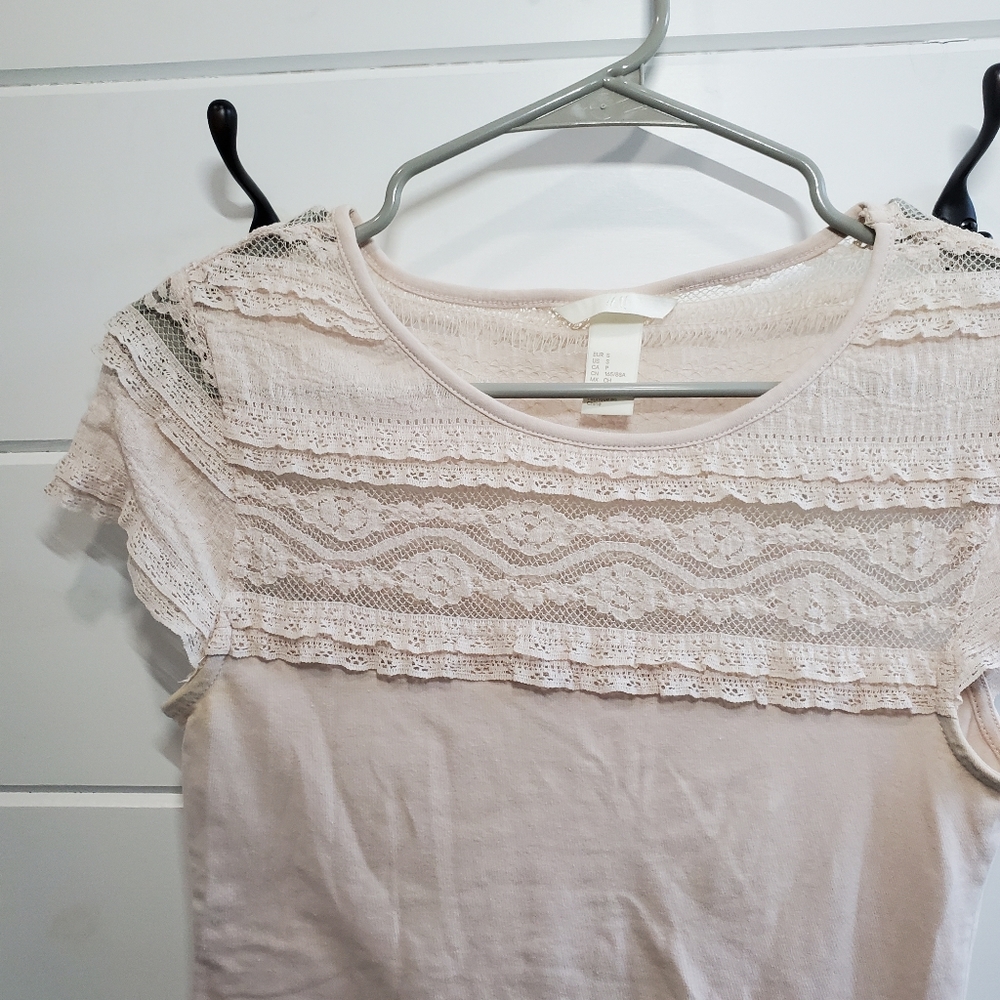 H&M | Light Pink Ruffled Top - Picture 2 of 5
